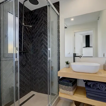 El Paseo - Gerenoveerd Met Zeezicht *