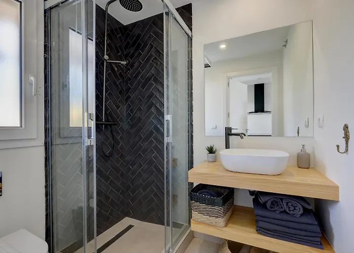 El Paseo - Gerenoveerd Met Zeezicht *