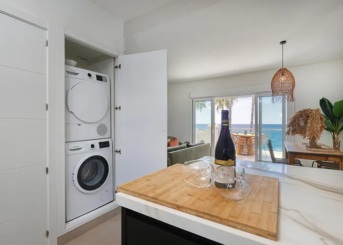 El Paseo - Gerenoveerd Met Zeezicht Apartment Estepona