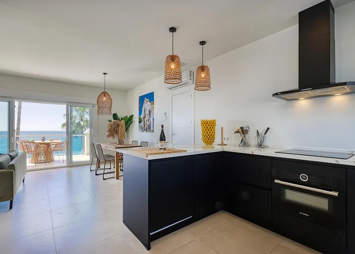 El Paseo - Gerenoveerd Met Zeezicht