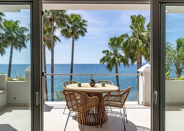 El Paseo - Gerenoveerd Met Zeezicht Apartment Estepona