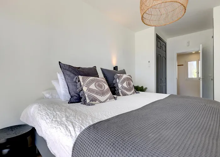 El Paseo - Gerenoveerd Met Zeezicht Apartment Estepona